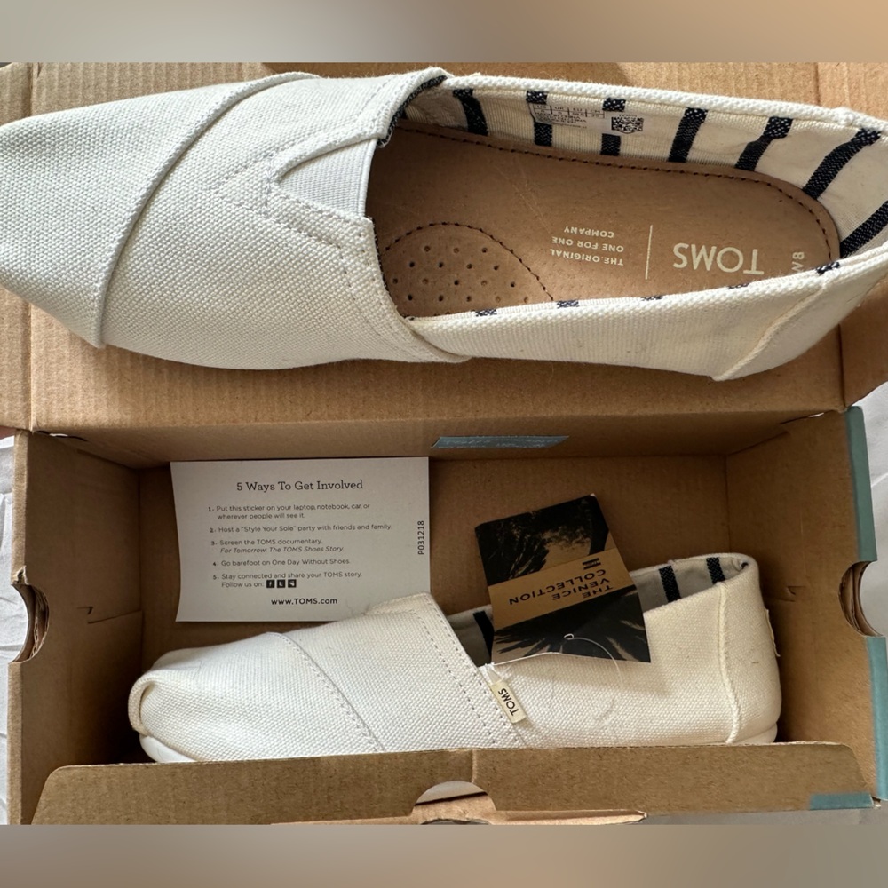 Toms White Canvas Women’s Shoes